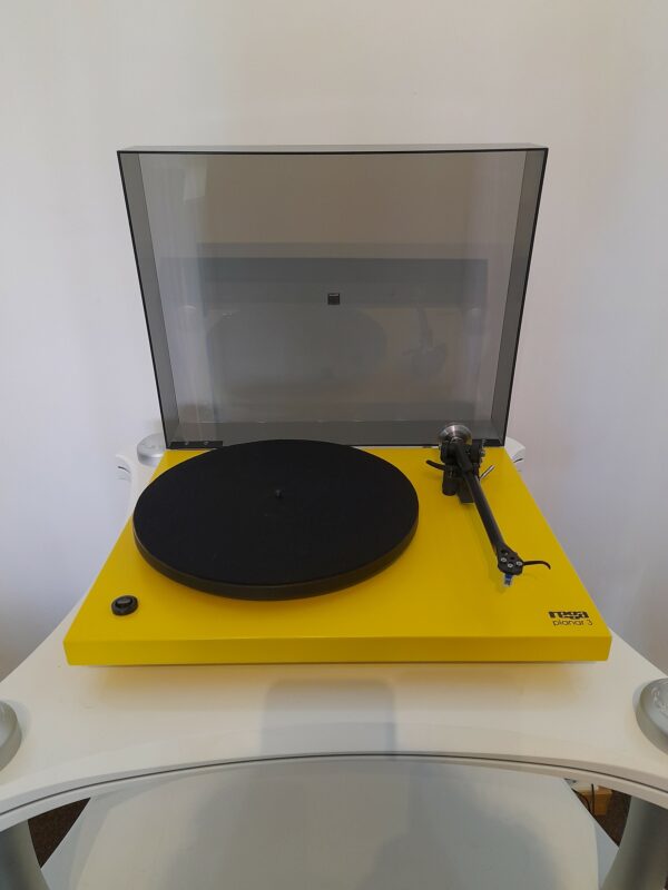 (Pre-Owned) Planar 3 Turntable in Yellow With Elys 2 cartridge
