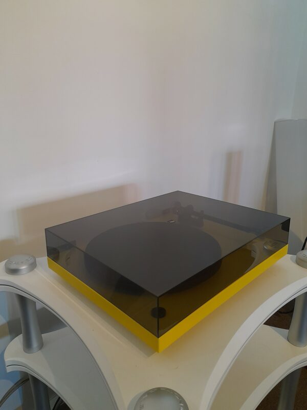 (Pre-Owned) Planar 3 Turntable in Yellow With Elys 2 cartridge - Image 4