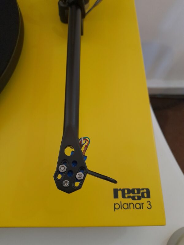 (Pre-Owned) Planar 3 Turntable in Yellow With Elys 2 cartridge - Image 2