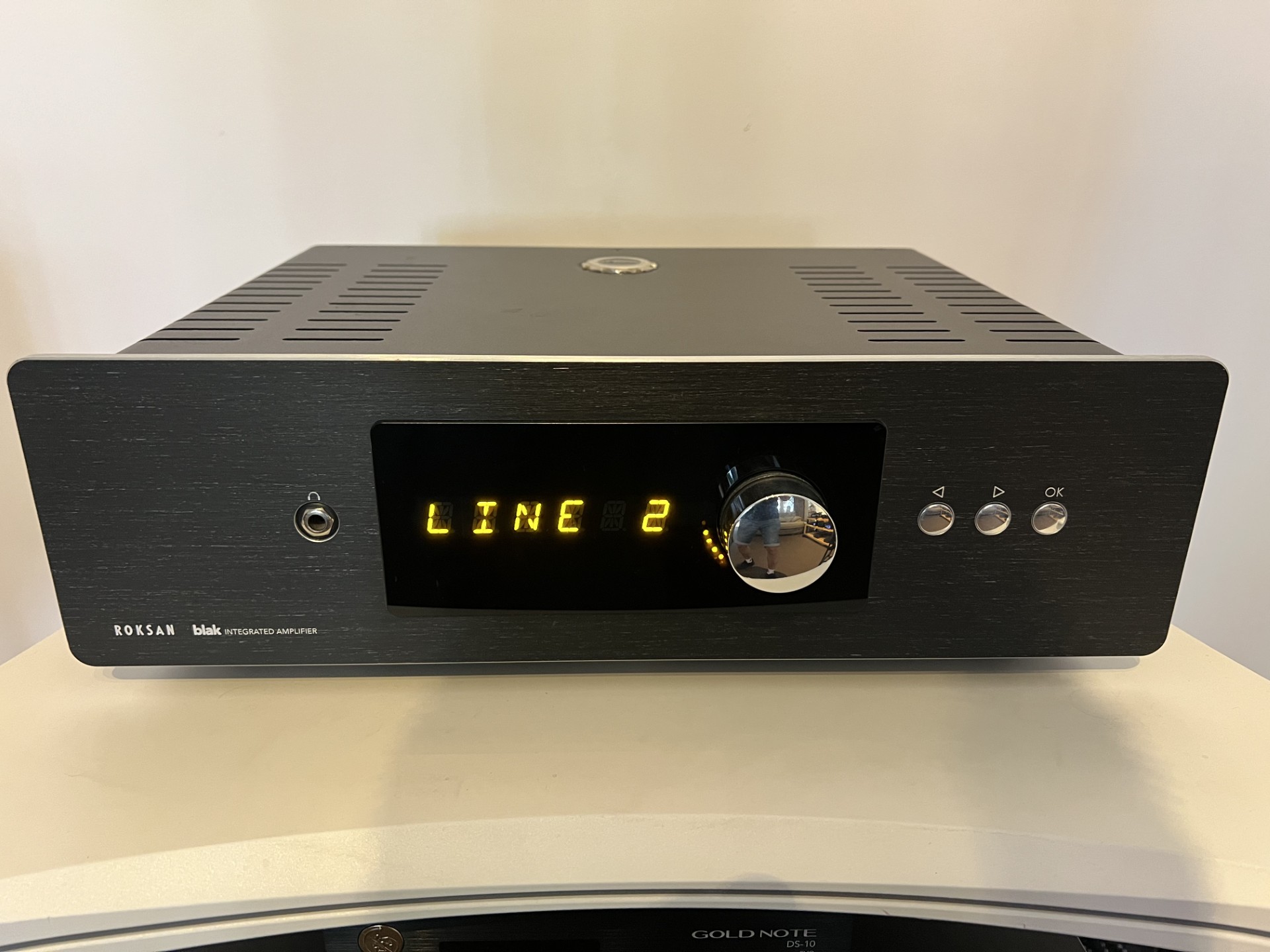 Ex-Display Roksan Blak Integrated Amplifier (Charcoal) - Image 4