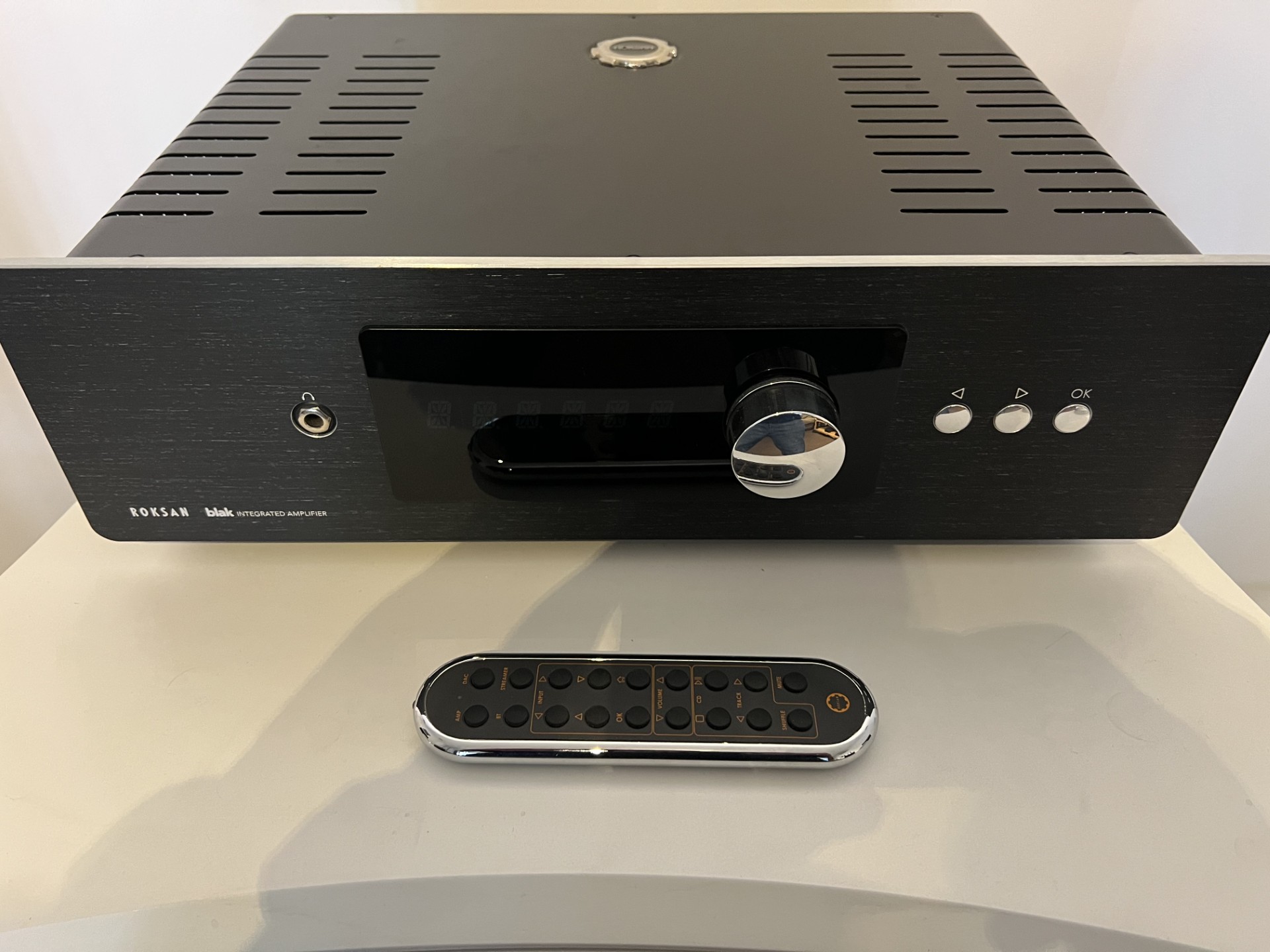 Ex-Display Roksan Blak Integrated Amplifier (Charcoal) - Image 5