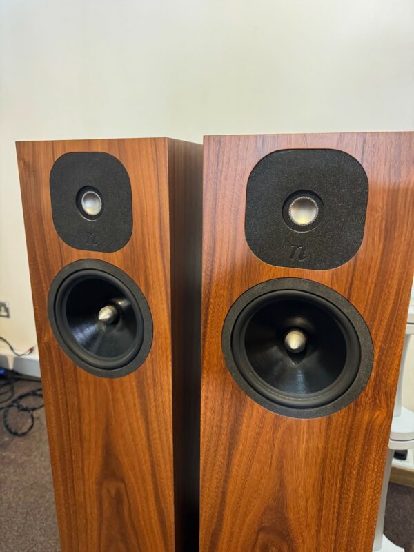 (Pre-owned) Neat Acoustics Momentum 4i Floorstanding Speakers Walnut Finish - Image 3