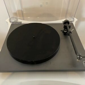 Pre-owned Rega Planar 1 Plus (Carbon Cartridge)