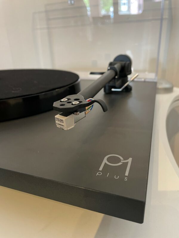 Pre-owned Rega Planar 1 Plus (Carbon Cartridge) - Image 3