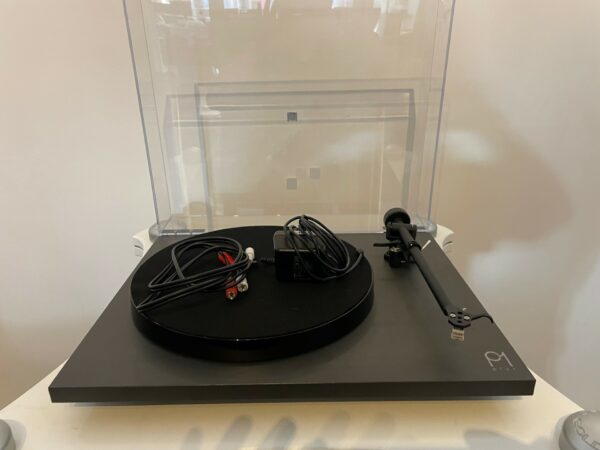 Pre-owned Rega Planar 1 Plus (Carbon Cartridge) - Image 4
