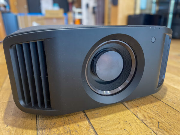 (Pre-Owned) JVC DLA N7 projector
