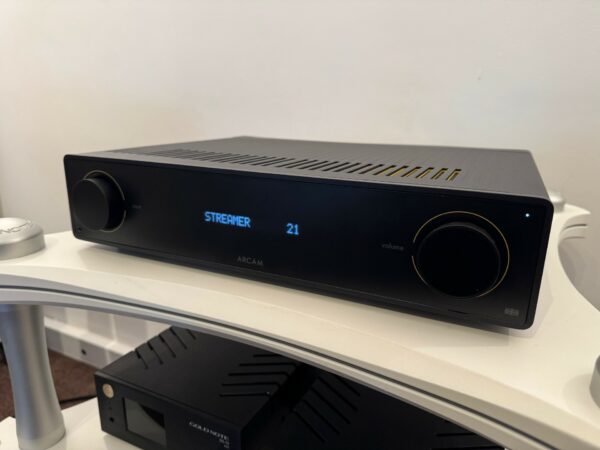 EX-DISPLAY ARCAM RADIA A15 INTERGRATED AMPLIFIER - Image 2