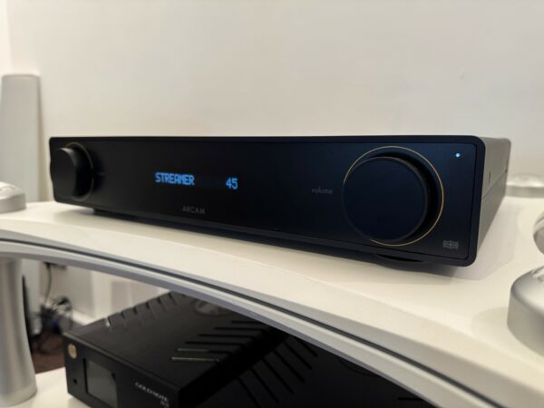 EX-DISPLAY ARCAM RADIA A5 INTERGRATED AMPLIFIER - Image 2