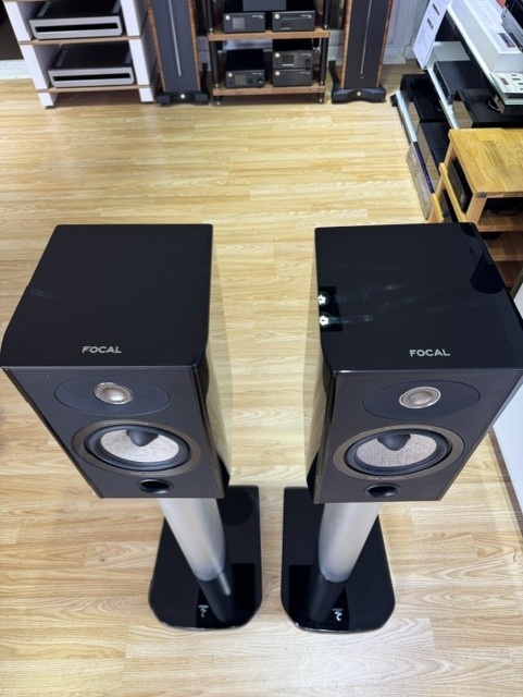 (Pre-owned) Focal Aria 905 Bookshelf Speakers + Aria S900 Stands - Image 3