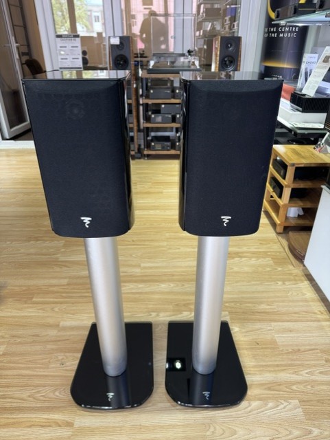 (Pre-owned) Focal Aria 905 Bookshelf Speakers + Aria S900 Stands - Image 5