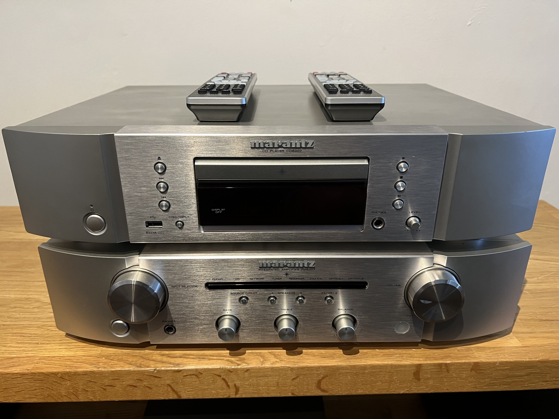 (Pre-Owned) Marantz CD6007 CD Player/PM6007 Amplifier
